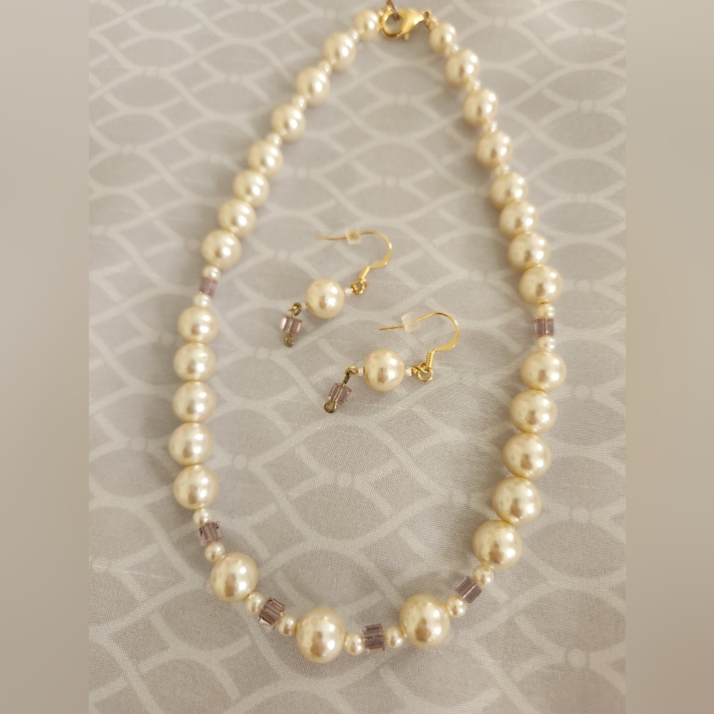 Matching Pearl Neckace and Earrings